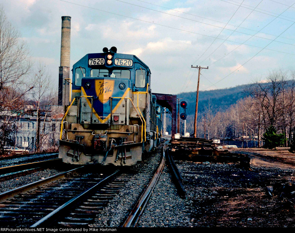 D&H 7620 West on Conrail at CP Allen - Allentown PA
